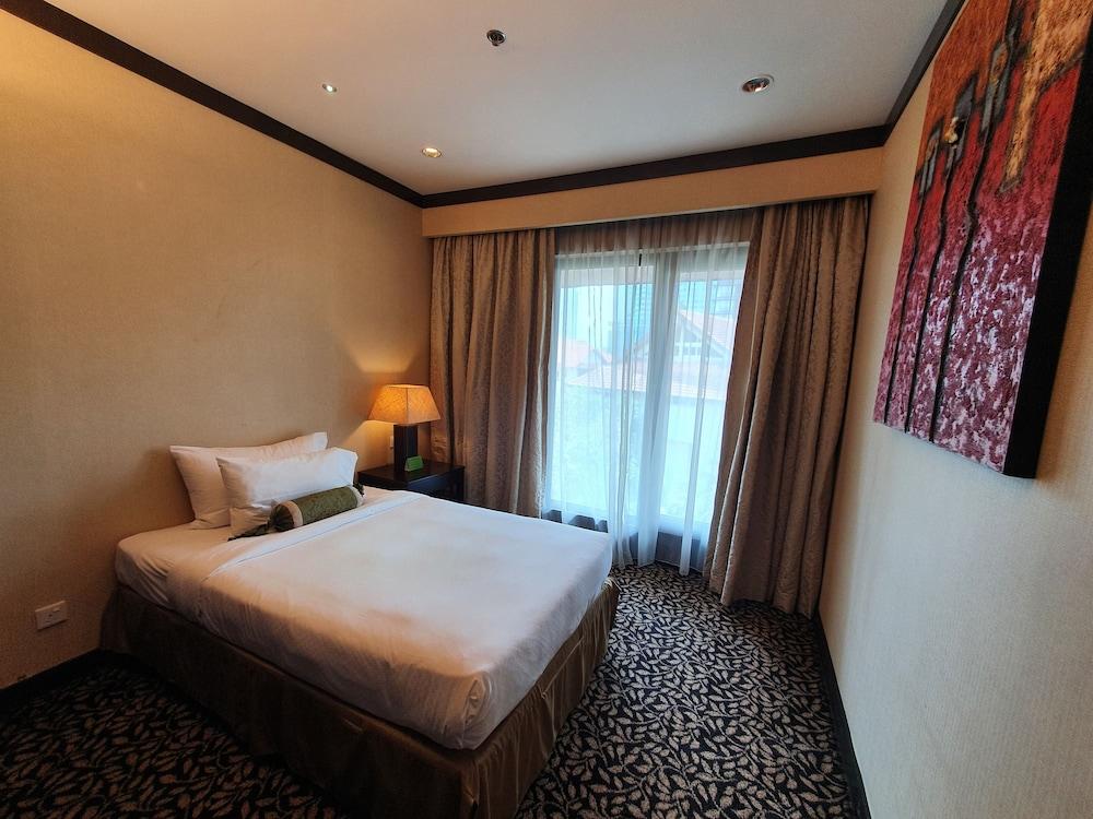 Micasa All Suites Hotel Kuala Lumpur Ngoại thất bức ảnh A bedroom at the hotel