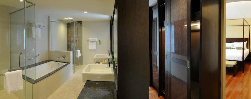 Micasa All Suites Hotel Kuala Lumpur Ngoại thất bức ảnh Bathroom