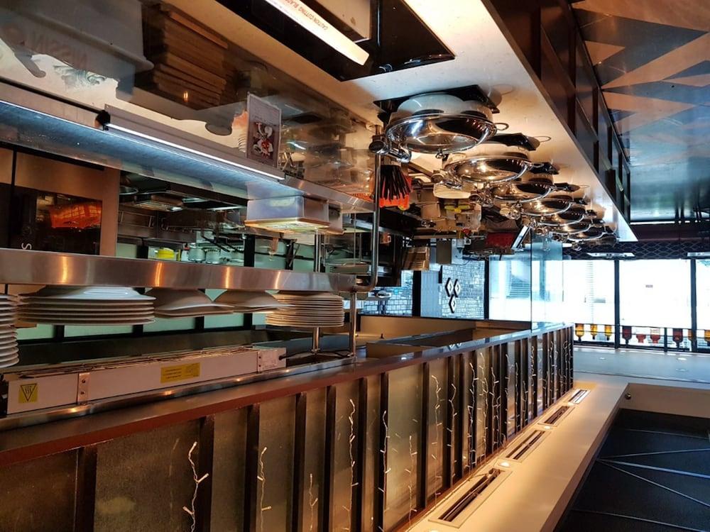 Micasa All Suites Hotel Kuala Lumpur Ngoại thất bức ảnh The bar at the 101 bar