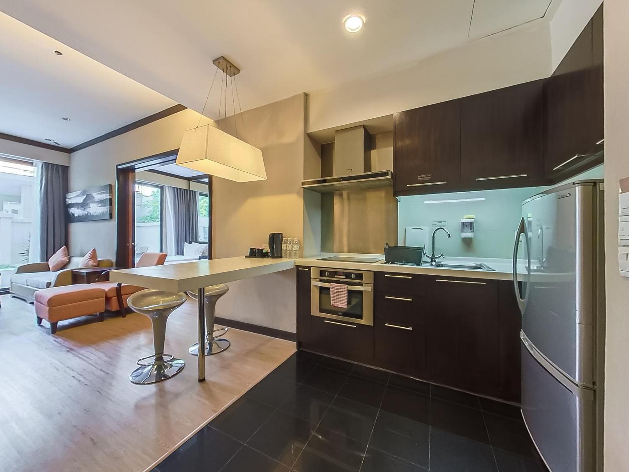 Micasa All Suites Hotel Kuala Lumpur Ngoại thất bức ảnh A modern Japanese kitchen