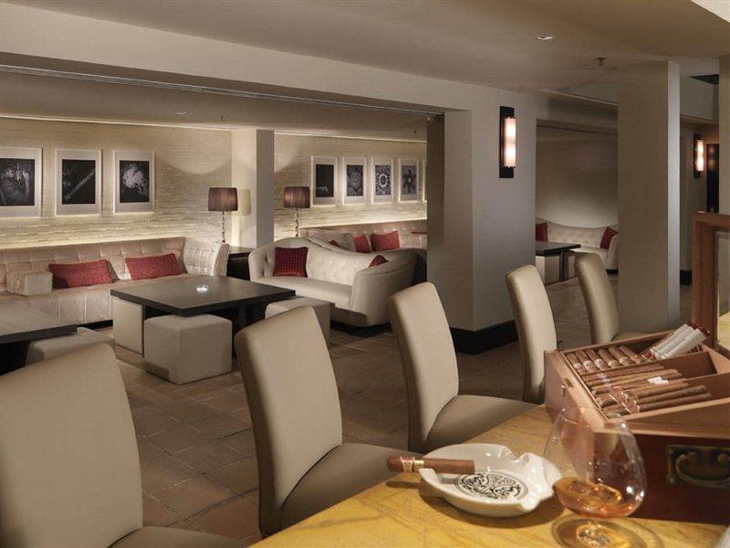 Micasa All Suites Hotel Kuala Lumpur Ngoại thất bức ảnh The interior of the lounge