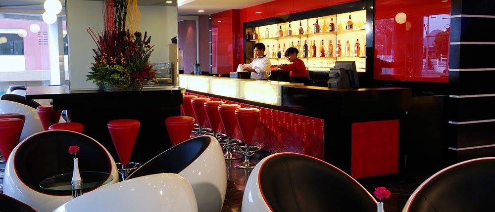 Micasa All Suites Hotel Kuala Lumpur Ngoại thất bức ảnh The bar at the 101 bar