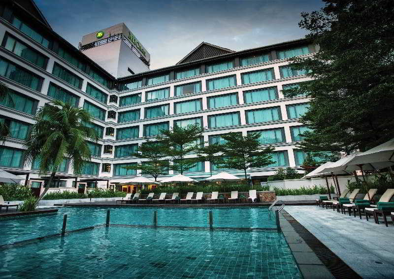 Micasa All Suites Hotel Kuala Lumpur Ngoại thất bức ảnh The hotel's swimming pool